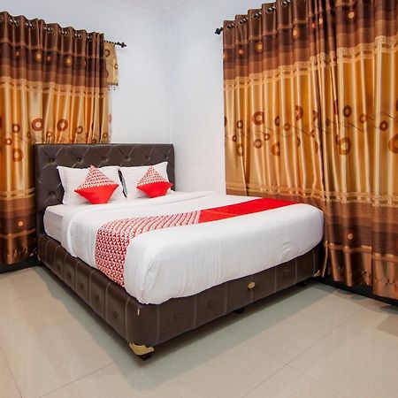 Oyo 1520 Hotel Kartini Tarutung Eksteriør bilde