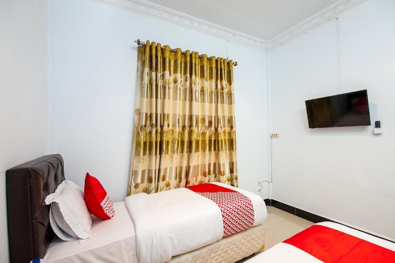 Oyo 1520 Hotel Kartini Tarutung Eksteriør bilde