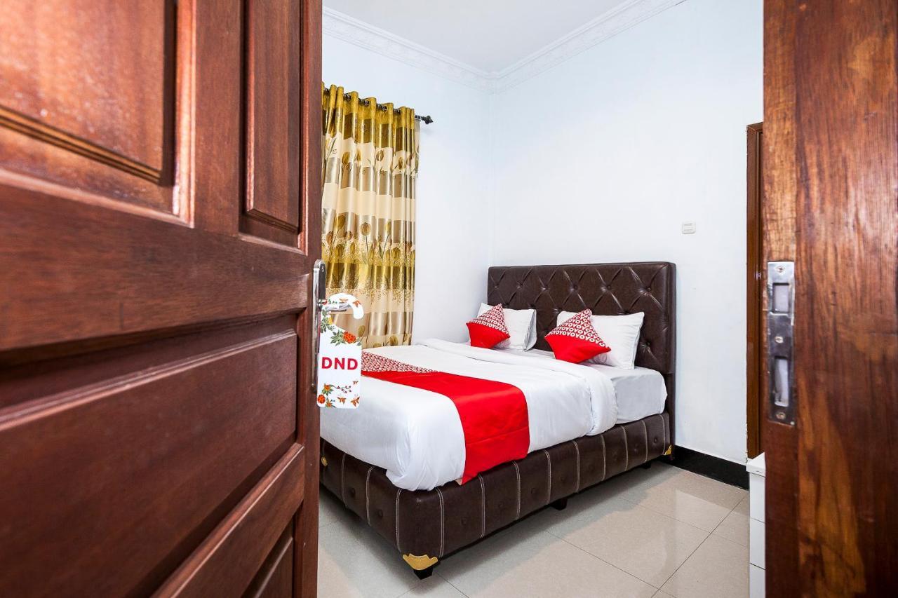 Oyo 1520 Hotel Kartini Tarutung Eksteriør bilde